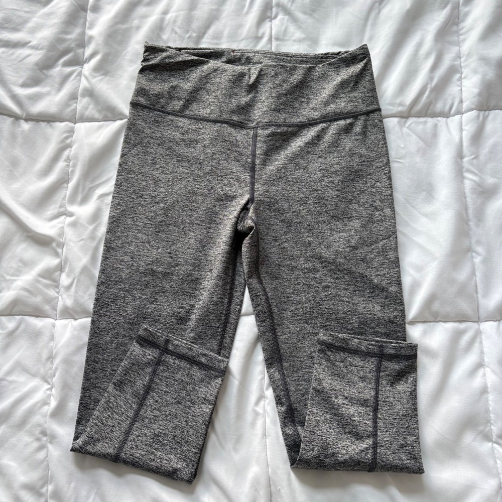 Victorias Secret VSX Sport Knockout Capri Leggings Grey Space Dye Medium Yoga